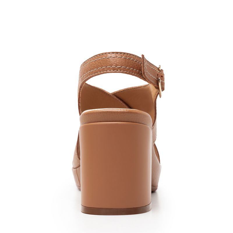 122701CAMEL_5