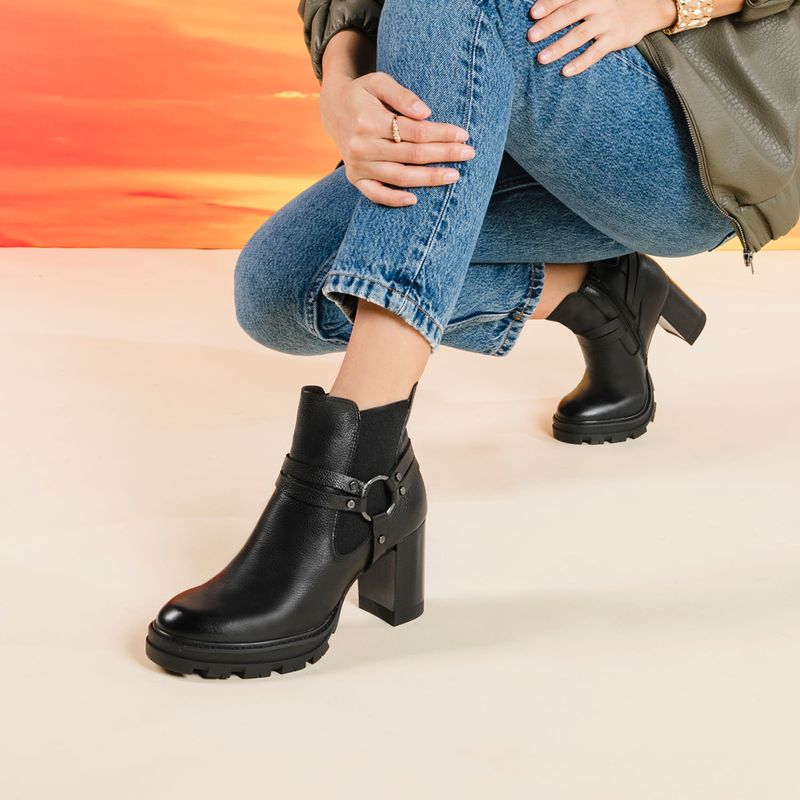 132601BLACK_0a.jpg