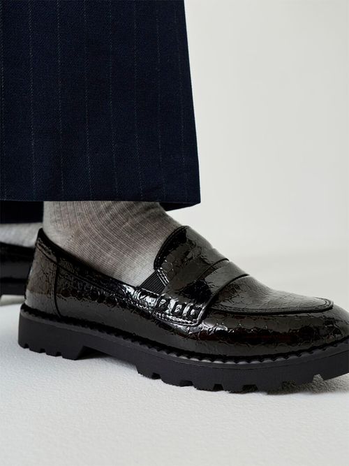 Mocasín Mujer 24312-41 negro charol